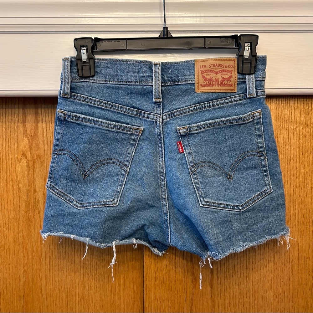 LEVI HIGH RISE SHORTS - Picture 2 of 3